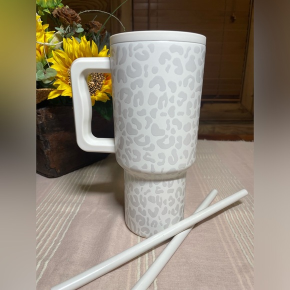 CREAM LEOPARD 30oz Simple Modern Tumbler - Picture 2 of 4